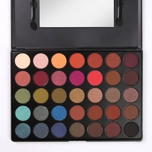 Kara Beauty eye shadow palette ES15 New